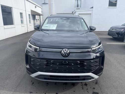 2025 Volkswagen Tiguan 2.0T SE 4MOTION