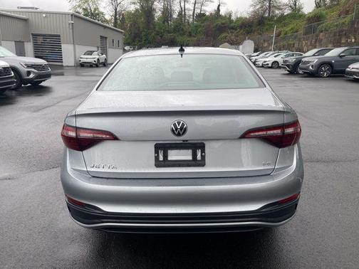 Silver Metallic 2024 Volkswagen Jetta 1.5T SE