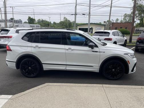 2022 Volkswagen Tiguan 2.0T SE R-Line Black 4MOTION