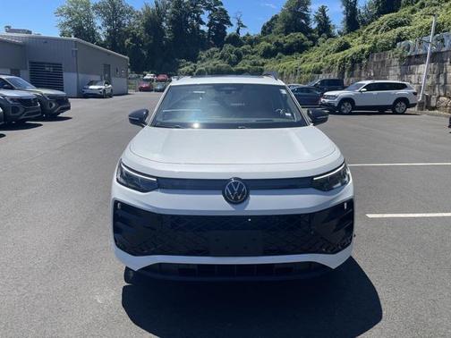 2025 Volkswagen Tiguan 2.0T SE R-Line Black 4MOTION