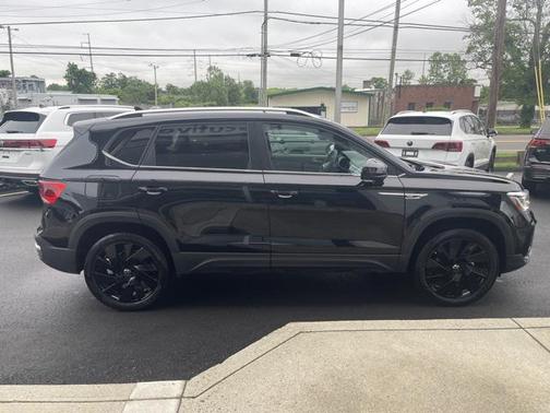 2024 Volkswagen Taos 1.5T SEL