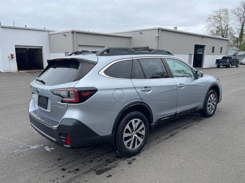Ice Silver Metallic 2021 Subaru Outback Premium
