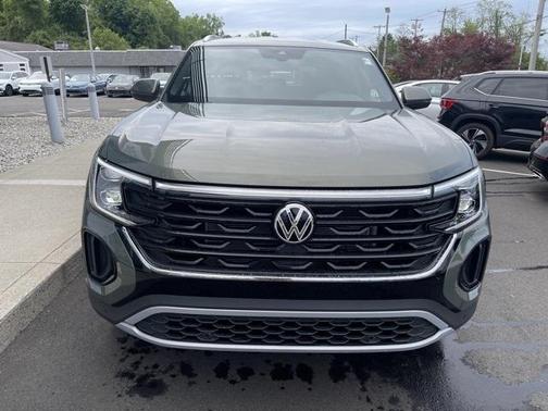 2025 Volkswagen Atlas Cross Sport 2.0T SE w/Technology 4MOTION
