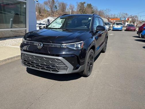 2025 Volkswagen Taos 1.5T SE Black