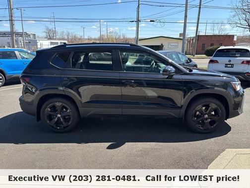 2025 Volkswagen Taos 1.5T SE Black