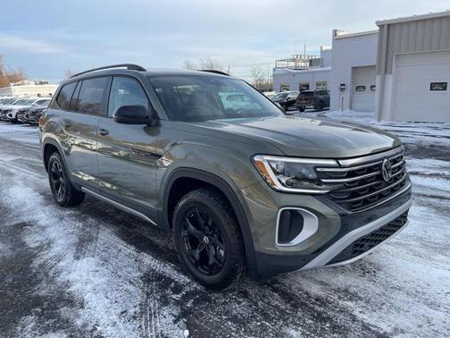 2025 Volkswagen Atlas 2.0T Peak Edition