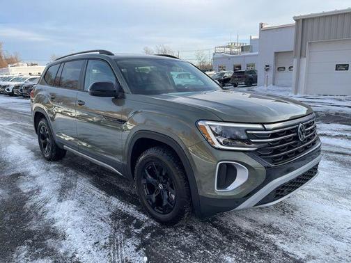 2025 Volkswagen Atlas 2.0T Peak Edition