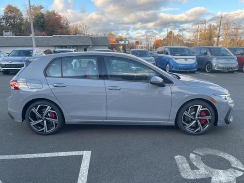 2026 Volkswagen Golf GTI 2.0T SE DSG