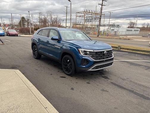 2025 Volkswagen Atlas Cross Sport 2.0T SE w/Technology 4MOTION