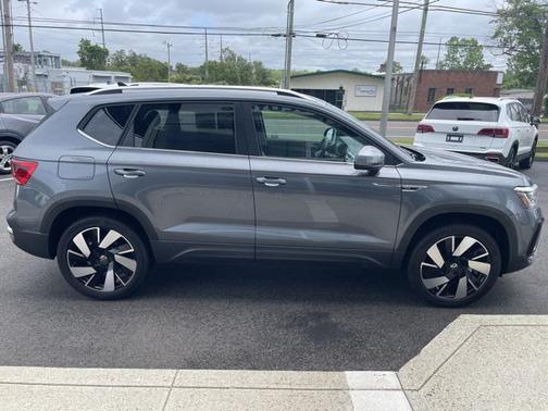 2024 Volkswagen Taos 1.5T SEL