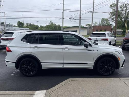 2022 Volkswagen Tiguan 2.0T SE R-Line Black 4MOTION