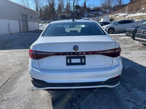 2025 Volkswagen Jetta 1.5T SE