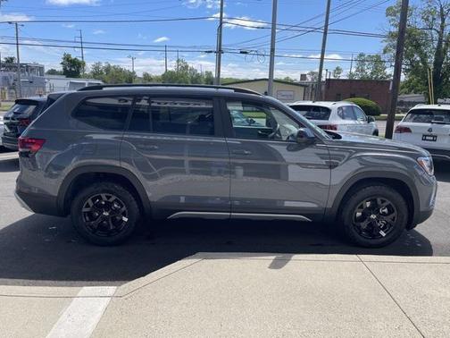 2025 Volkswagen Atlas 2.0T Peak Edition