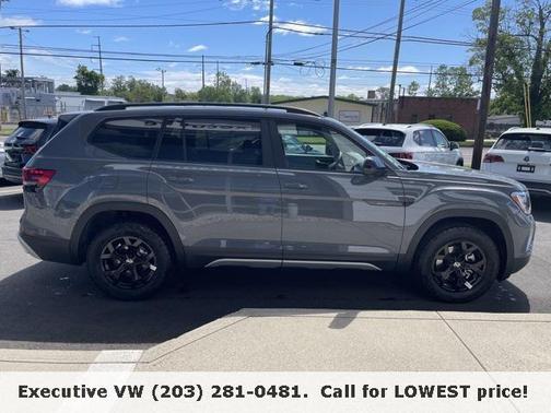 2025 Volkswagen Atlas 2.0T Peak Edition