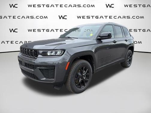 Metallic 2026 Jeep Grand Cherokee Laredo