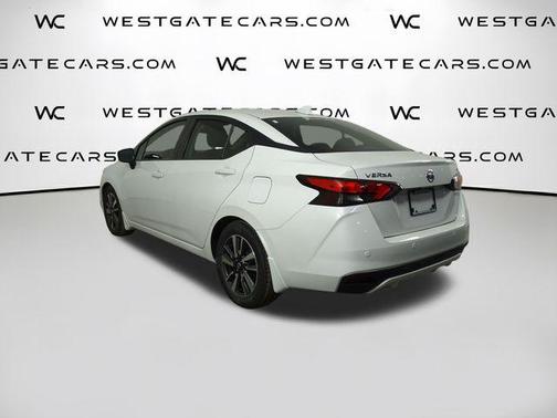 Aspen White Tricoat 2022 Nissan Versa 1.6 SV