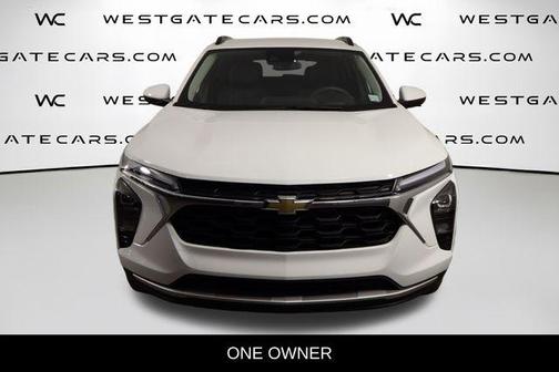 Summit White 2025 Chevrolet Trax LT