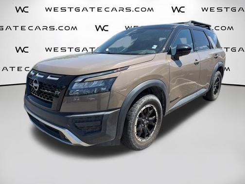 2 Tone Tan / Black Roof 2023 Nissan Pathfinder Rock Creek