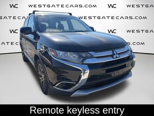 Labrador Black Metallic 2018 Mitsubishi Outlander ES