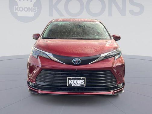 2025 Toyota Sienna XLE 7 Passenger
