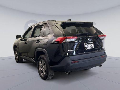 2022 Toyota RAV4 Hybrid LE