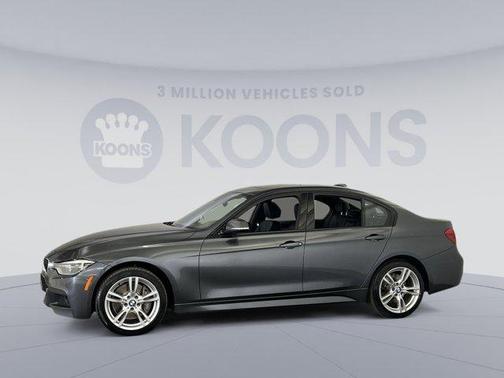 Photo 5 of 31 of 2018 BMW 330 i xDrive