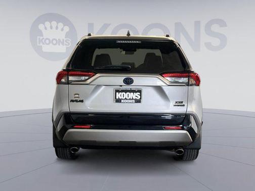2022 Toyota RAV4 Hybrid SE