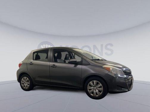 2013 Toyota Yaris LE