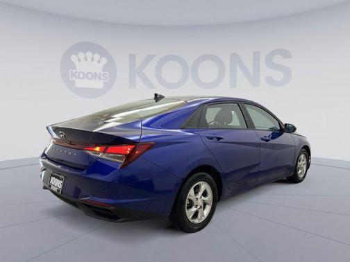 2023 Hyundai ELANTRA SE