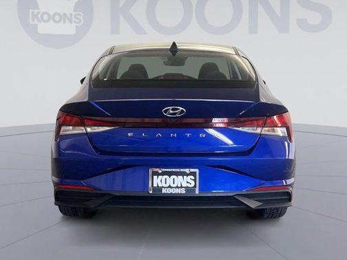 2023 Hyundai ELANTRA SE