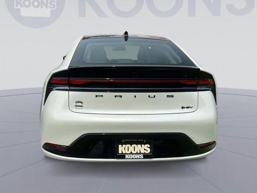 2025 Toyota Prius L