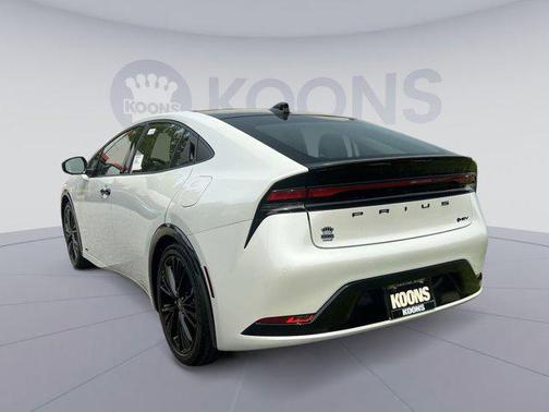 2025 Toyota Prius L