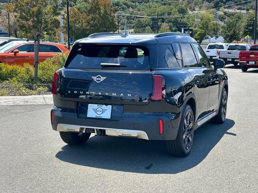 Midnight Black 2027 MINI Countryman Cooper S