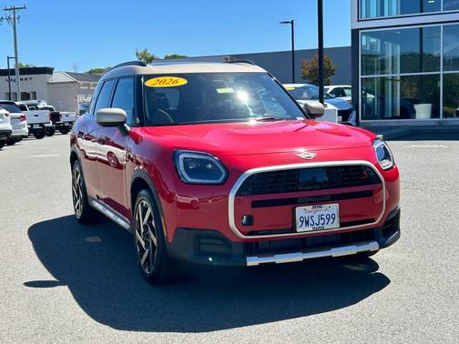 Chili Pepper Red 2026 MINI Countryman S