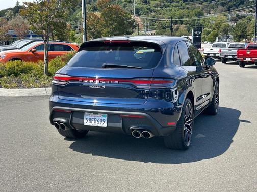 Night Blue Metallic 2022 Porsche Macan S