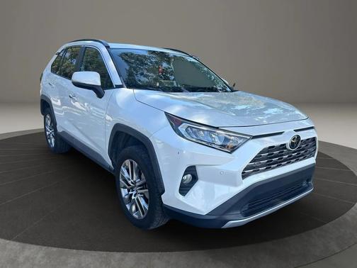 Blizzard Pearl 2019 Toyota RAV4 Limited FWD (Natl)