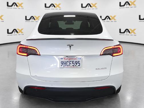 Pearl White Multi 2022 Tesla Model Y Performance