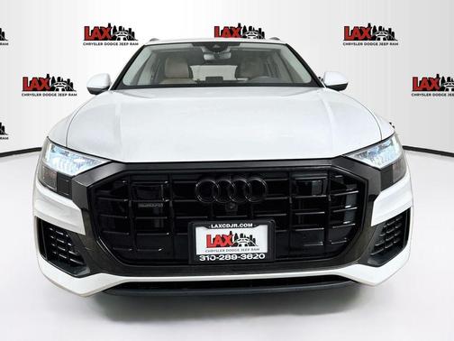 Glacier White Metallic 2023 Audi Q8 55 Premium