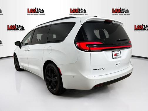 Bright White Clearcoat 2024 Chrysler Pacifica Touring-L