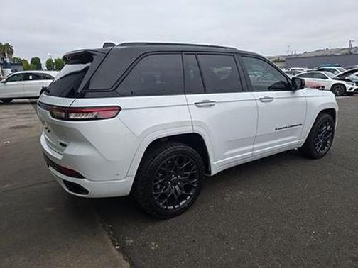 Bright White Clearcoat 2023 Jeep Grand Cherokee 4xe Summit