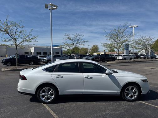Platinum White Pearl 2023 Honda Accord