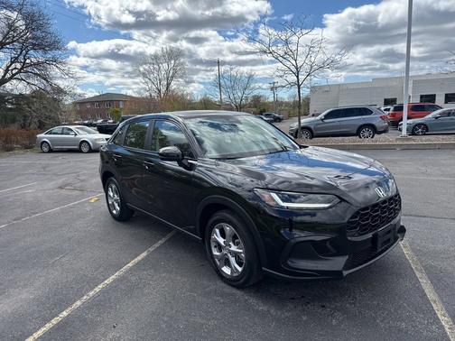 Crystal Black Pearl 2024 Honda HR-V