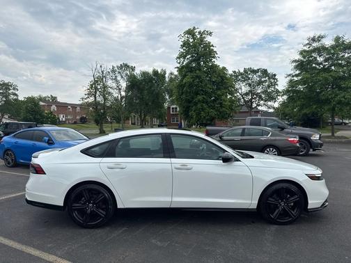 Platinum White Pearl 2024 Honda Accord Hybrid