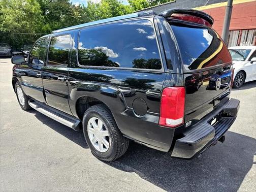 2004 Cadillac Escalade ESV Standard