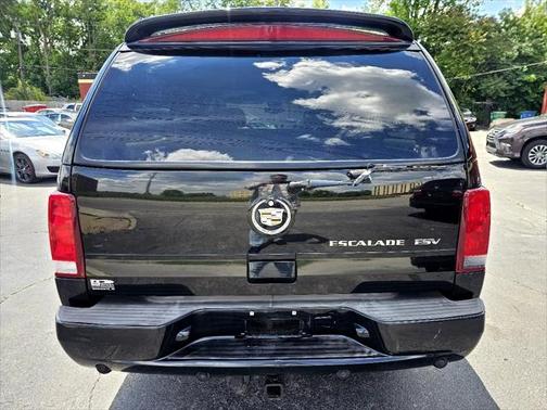 2004 Cadillac Escalade ESV Standard