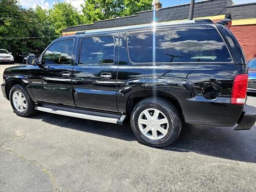 2004 Cadillac Escalade ESV Standard