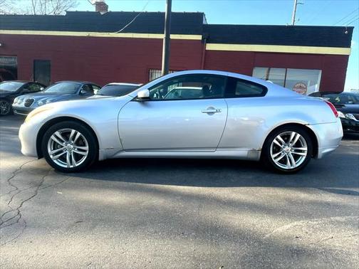 2010 INFINITI G37x Base