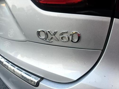 2017 INFINITI QX60 Base