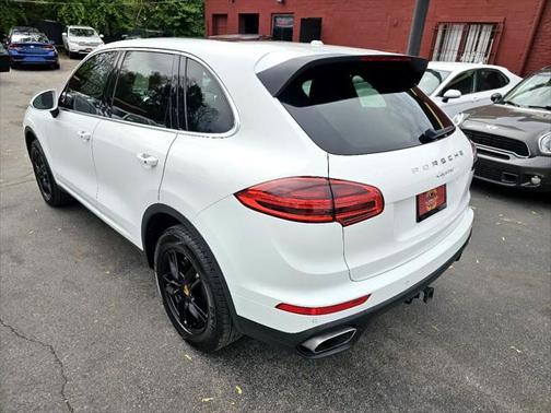 2016 Porsche Cayenne Base