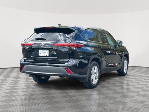 2022 Toyota Highlander L